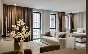 Classy Studio In Chicago, A Luxurious Condo